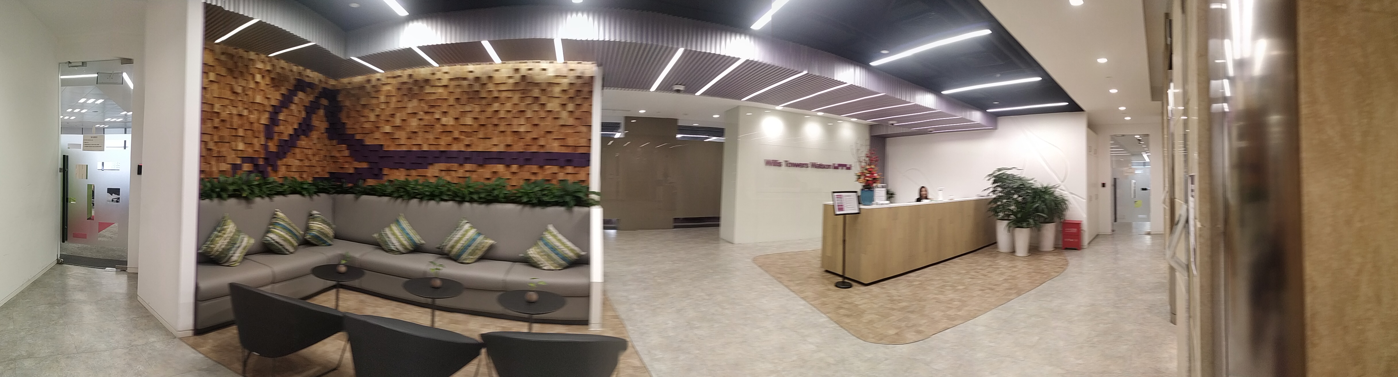 上海OFFICE 前臺(tái).jpg