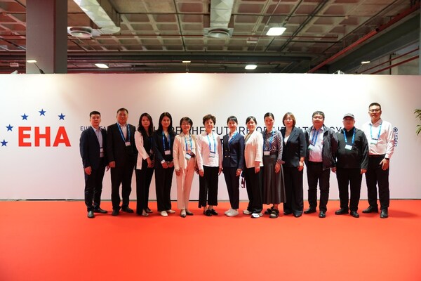 陸道培醫(yī)學(xué)團(tuán)隊(duì)現(xiàn)場(chǎng)合影