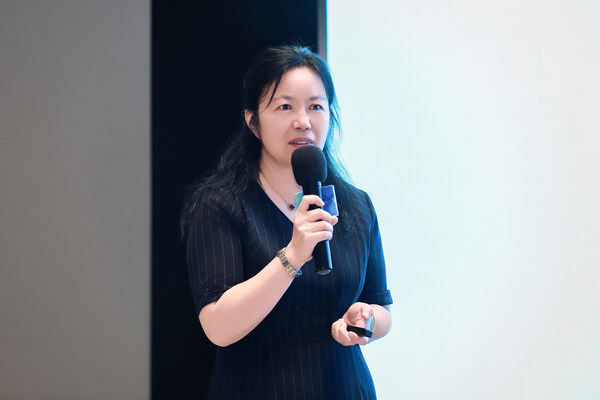 圖:江蘇大學(xué)附屬醫(yī)院楊玲教授現(xiàn)場分享 圖:江蘇大學(xué)附屬醫(yī)院楊玲教授現(xiàn)場分享