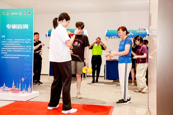 中智員工積極參與現(xiàn)場活動(dòng)