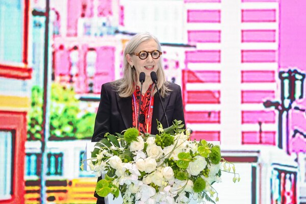 默沙東全球高級(jí)副總裁兼默沙東中國(guó)總裁田安娜女士