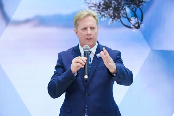 新西蘭貿(mào)易部長(zhǎng)麥克萊（Todd McClay）發(fā)表演講