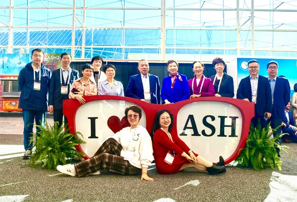 陸道培醫(yī)學(xué)團(tuán)隊(duì)在ASH現(xiàn)場(chǎng)