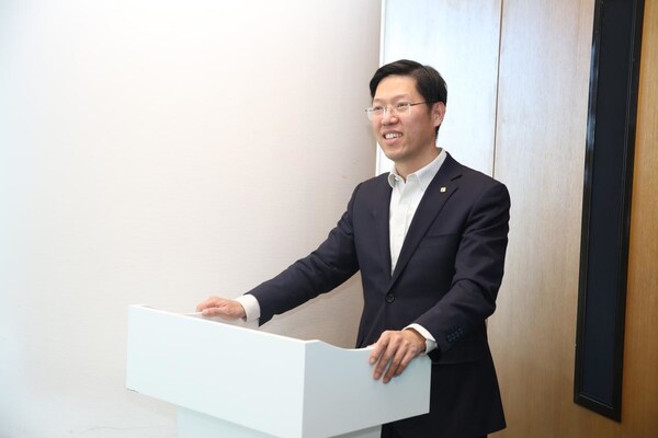 泰康保險集團管委會成員、泰康口腔首席執(zhí)行官陳宏華