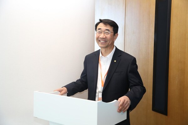 泰康口腔副總裁兼首席醫(yī)療官、專業(yè)學(xué)術(shù)委員會主席程小林