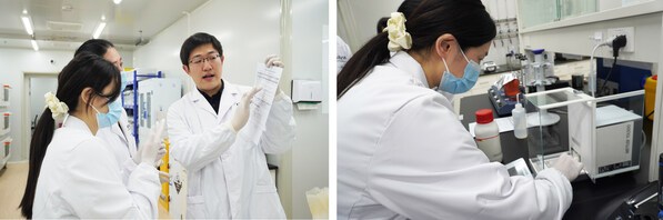 與會者走入實驗室參觀與互動