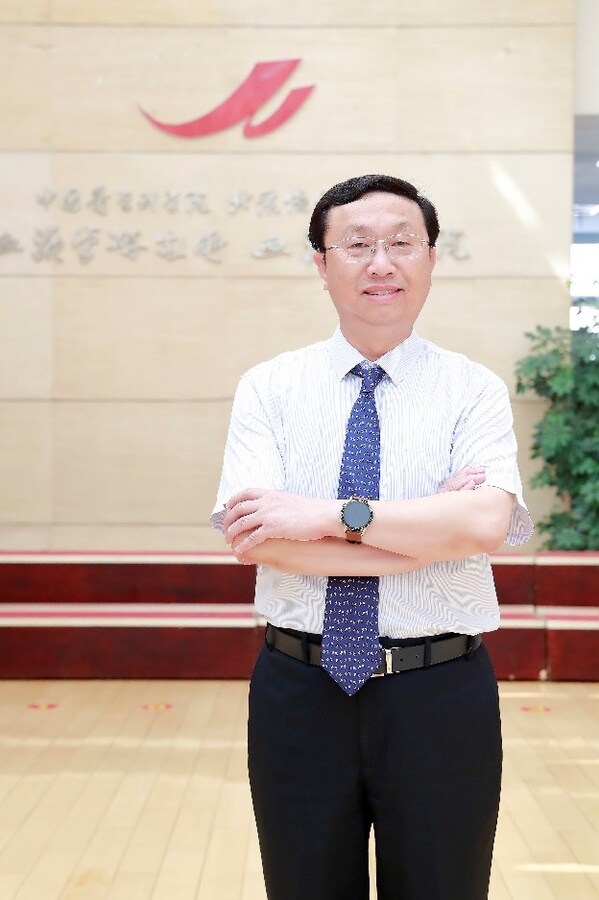 中國臨床腫瘤學(xué)會(huì)（CSCO）骨髓瘤專家委員會(huì)主任委員、中國醫(yī)學(xué)科學(xué)院血液病醫(yī)院臨床首席專家邱錄貴教授