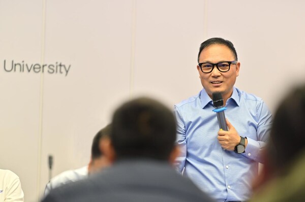 圖：毛源昌眼鏡董事長金增敏《AI 眼鏡產(chǎn)業(yè)推進專題研討會議》發(fā)言