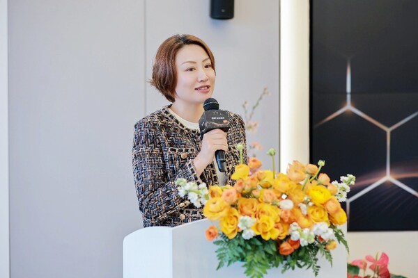 歐彼樂（賽諾菲消費(fèi)健康）中國區(qū)總經(jīng)理陳汐致辭講話