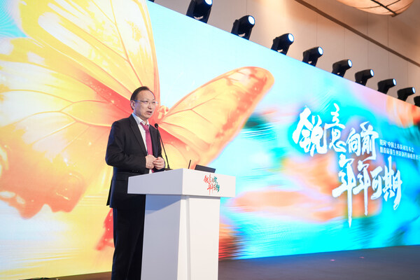 上海東方醫(yī)院腫瘤科主任、同濟大學(xué)醫(yī)學(xué)院腫瘤研究所所長周彩存教授致辭