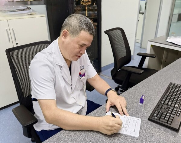 上海交通大學醫(yī)學院附屬仁濟醫(yī)院主任醫(yī)師毛青教授開出思福諾&reg;全國首日處方