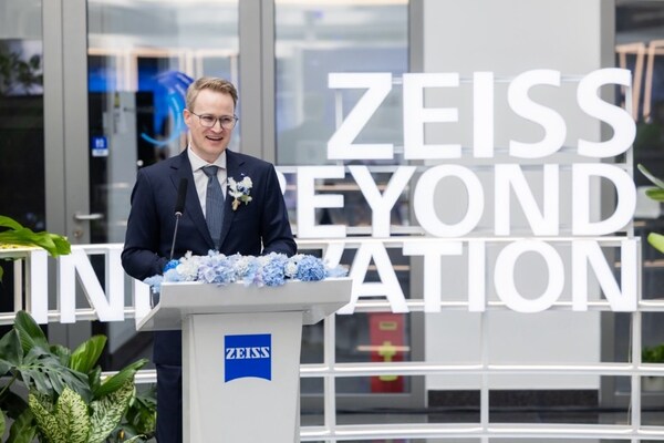 蔡司大中華區(qū)首席財(cái)務(wù)官兼臨時(shí)總裁Axel Christian先生