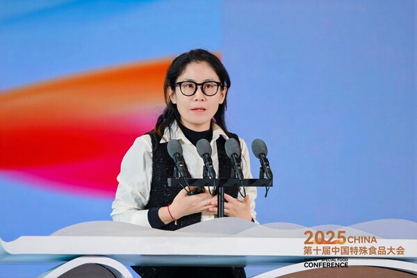 湯臣倍健營養(yǎng)健康研究院副院長 賀瑞坤 湯臣倍健營養(yǎng)健康研究院副院長 賀瑞坤