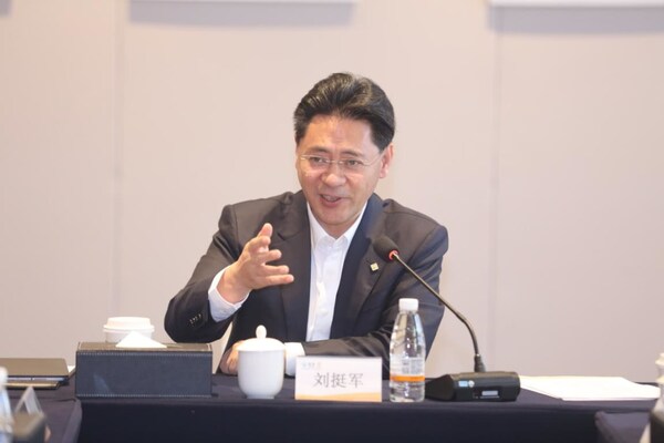泰康保險(xiǎn)集團(tuán)總裁兼首席運(yùn)營(yíng)官劉挺軍