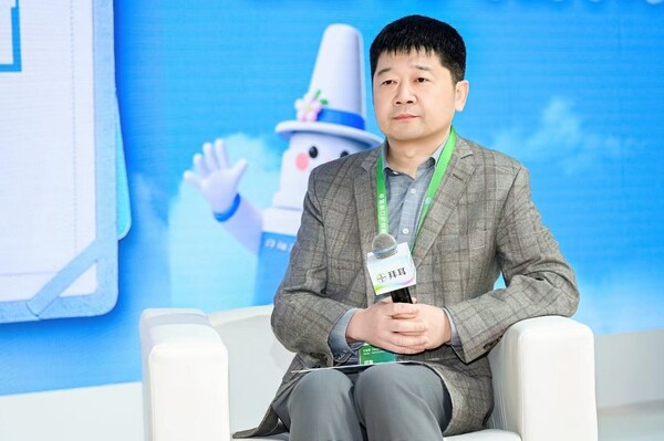 國(guó)家免疫學(xué)(含變態(tài)反應(yīng))專(zhuān)業(yè)醫(yī)療質(zhì)量控制中心副主任、中國(guó)醫(yī)學(xué)科學(xué)院北京協(xié)和醫(yī)院變態(tài)（過(guò)敏）反應(yīng)科主任關(guān)凱教授在作科普分享