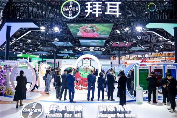 拜耳展臺吸引了眾多觀眾