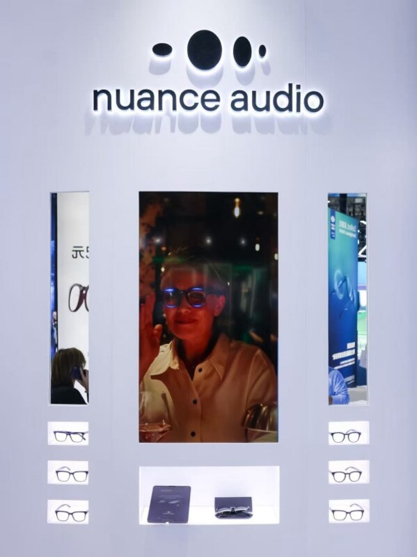 Nuance Audio創(chuàng)新助聽眼鏡在進博會上中國首秀