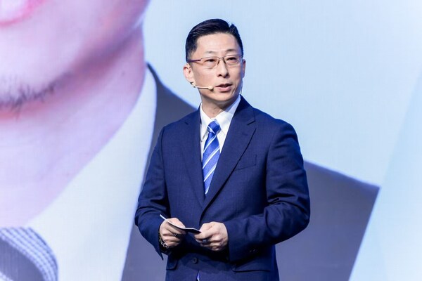 麥?zhǔn)┟缹W(xué)中國區(qū)總經(jīng)理William Cui現(xiàn)場致辭